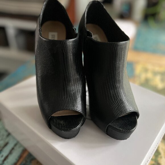 Steve Madden Naydean Black Snake Booties - Picture 2 of 7